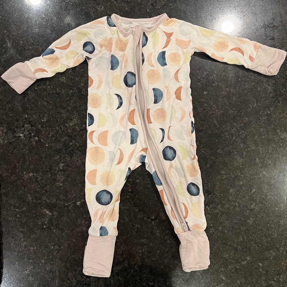 Little Sleepies Luna Neutral Zippy